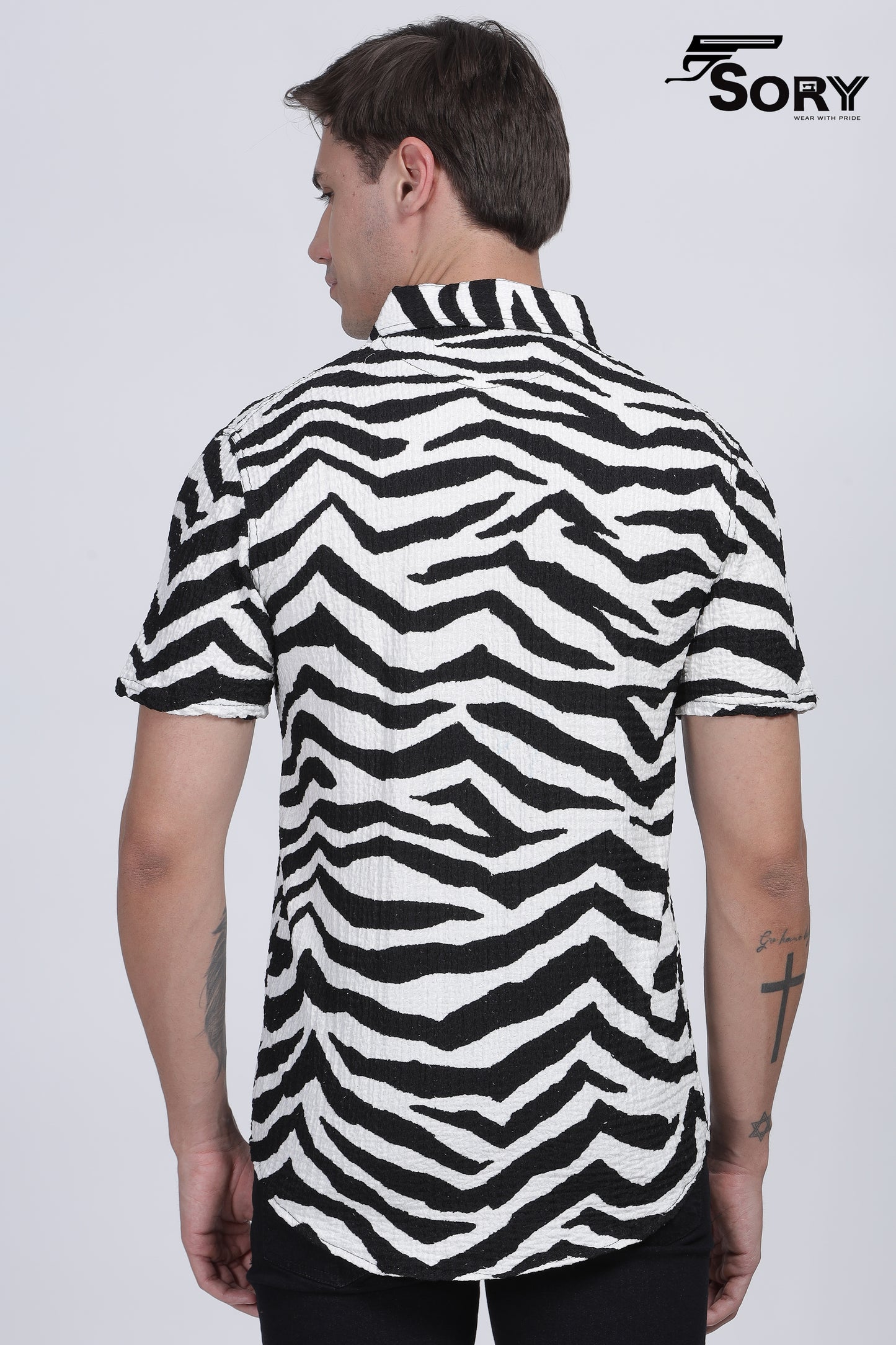 Sory Black and White Half Shirt